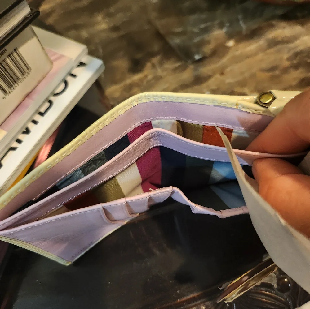 Coach Turnlock / kisslock patent leather wallet NEW - Picture 8 of 11